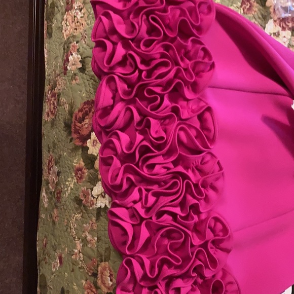 Adorable party dress in bright fuchsia pink size 10 - Picture 4 of 4